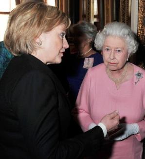 Hillary Clinton i-a trimis reginei Elisabeta a doua 'La mulţi ani' cu o săptămână mai devreme